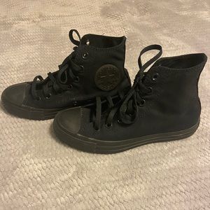 Converse Chuck Taylor All-Star Classic womens size 7 all black